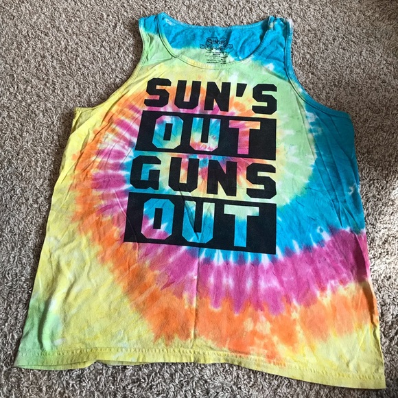 Suns out guns out tank top - Picture 1 of 4